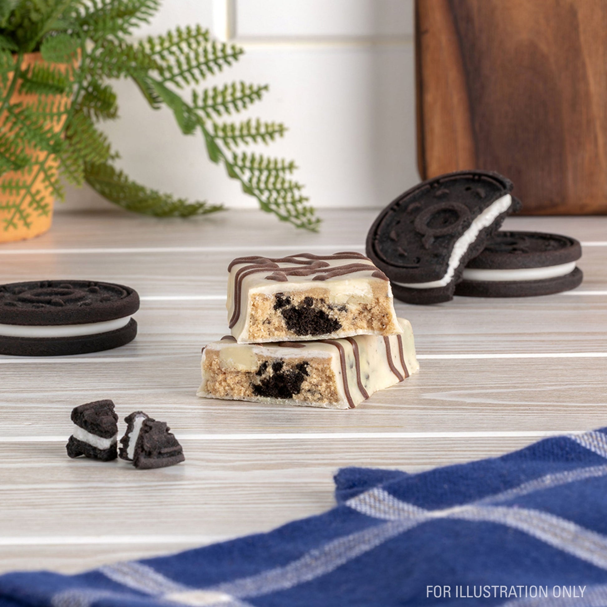 dipped-cookies-and-cream-protein-bars-l9 15807_QN_USA_ProteinBar_CAC_InterimAssetUpdate_Digital-Dipped-ProductCarouselSet_Tabletop1.jpg
